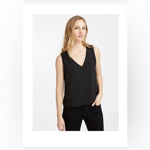 CONTEMPORAINE Minimalist V-neck tank top, sz med